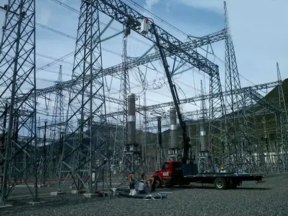 Trabajo de izaje y transporte en terreno, foto 2 de 109